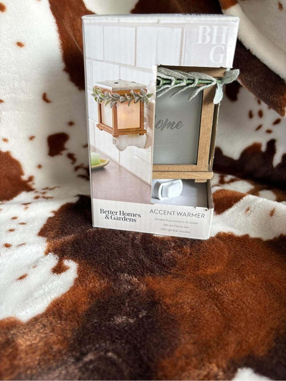 Better Homes And Gardens Wood-Tone and White Plug-In Accent Warmer
